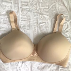 Women’s Vanity Fair bra size 36DD NWOT nude